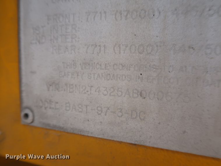 image for item IO9218 2010 Beall  tank trailer