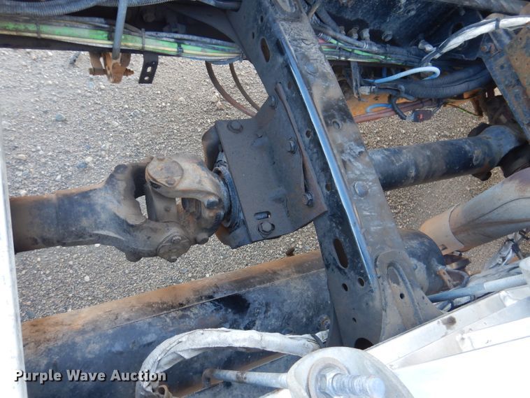 image for item IQ9673 2011 Freightliner Cascadia  semi truck