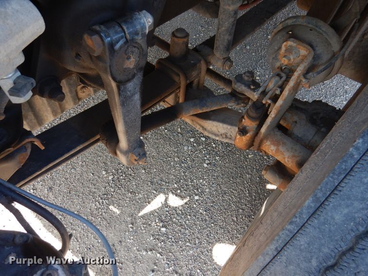 image for item IQ9673 2011 Freightliner Cascadia  semi truck