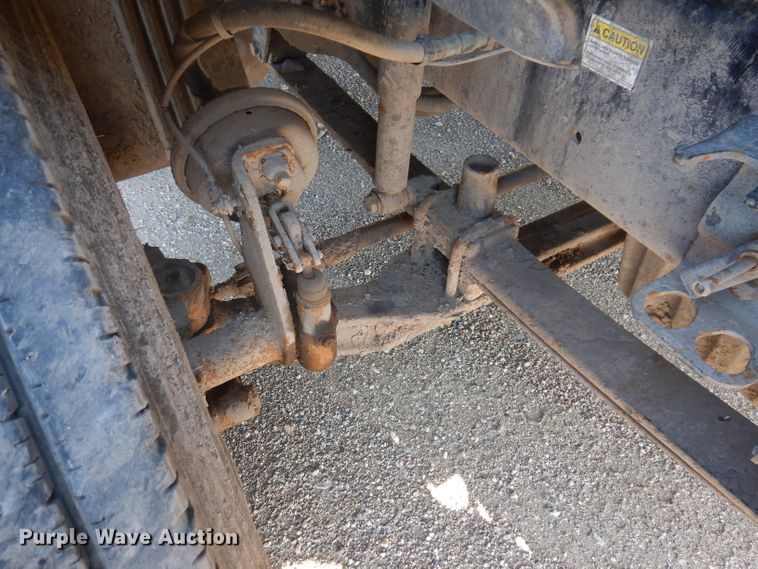 image for item IQ9673 2011 Freightliner Cascadia  semi truck