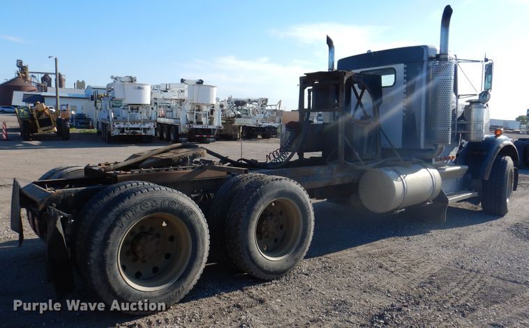 image for item IQ9674 1988 Kenworth W900B  semi truck