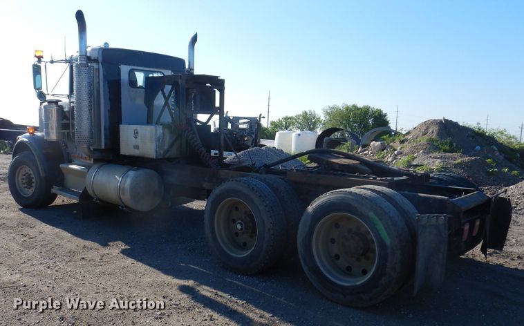 image for item IQ9674 1988 Kenworth W900B  semi truck