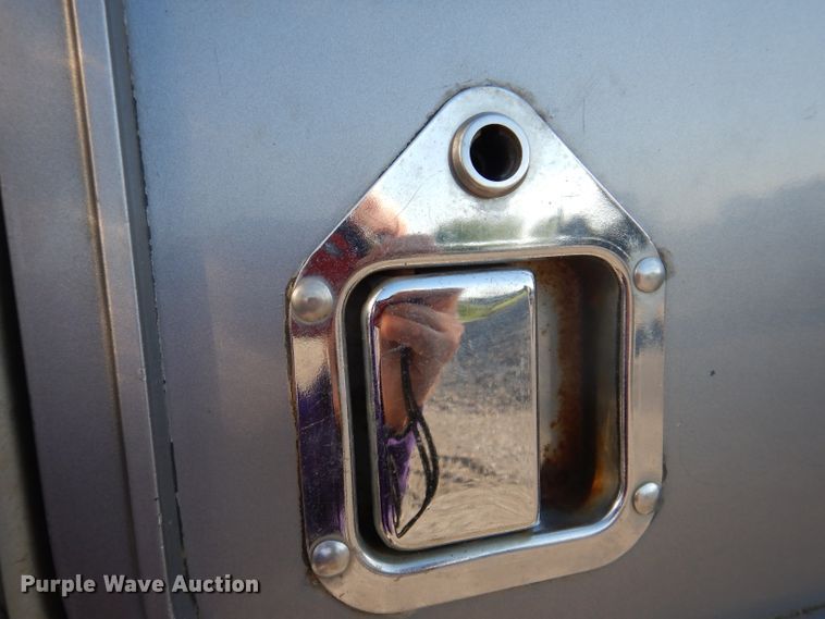 image for item IQ9674 1988 Kenworth W900B  semi truck