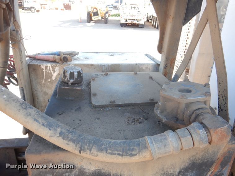 image for item IQ9674 1988 Kenworth W900B  semi truck