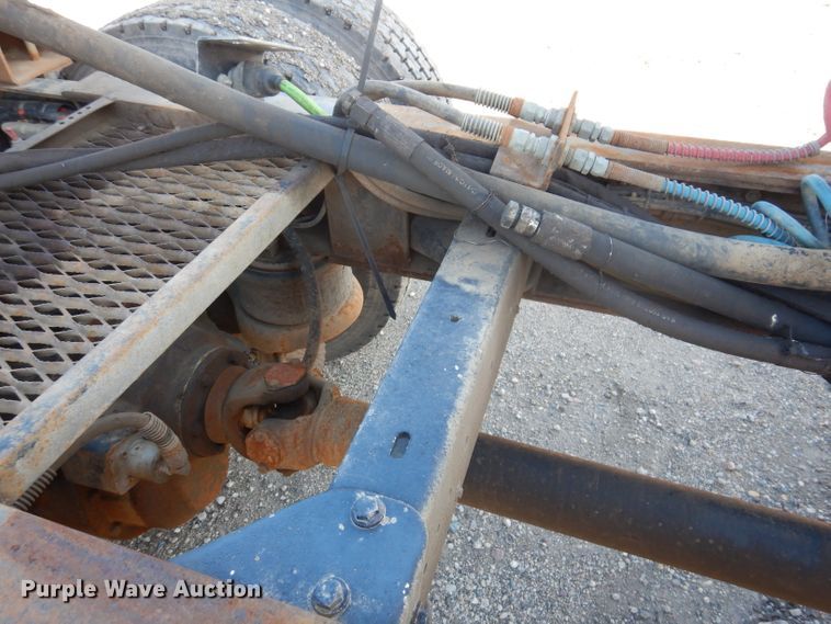 image for item IQ9674 1988 Kenworth W900B  semi truck