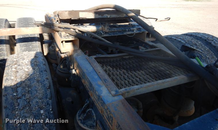 image for item IQ9674 1988 Kenworth W900B  semi truck