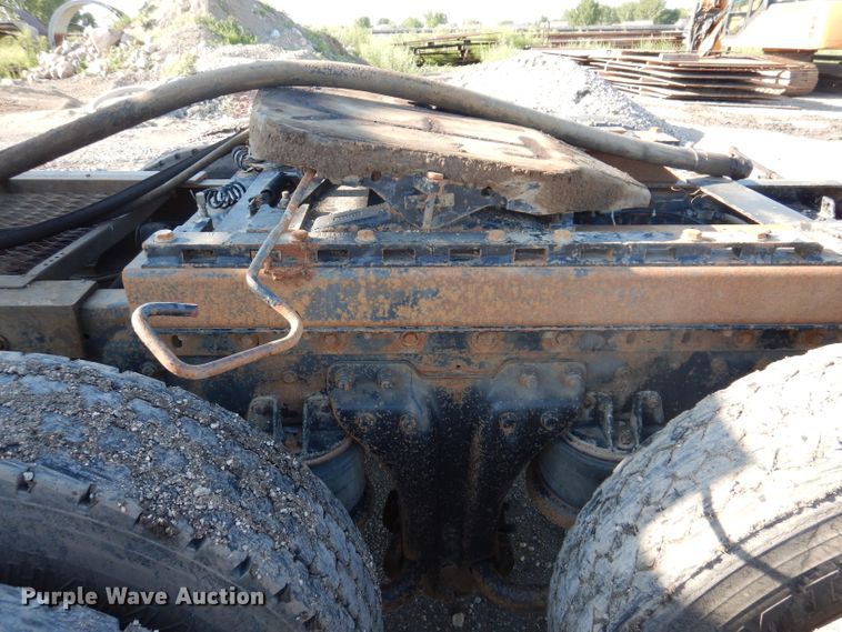 image for item IQ9674 1988 Kenworth W900B  semi truck