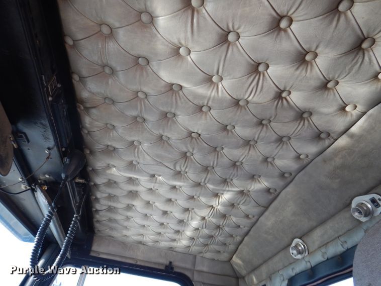 image for item IQ9674 1988 Kenworth W900B  semi truck