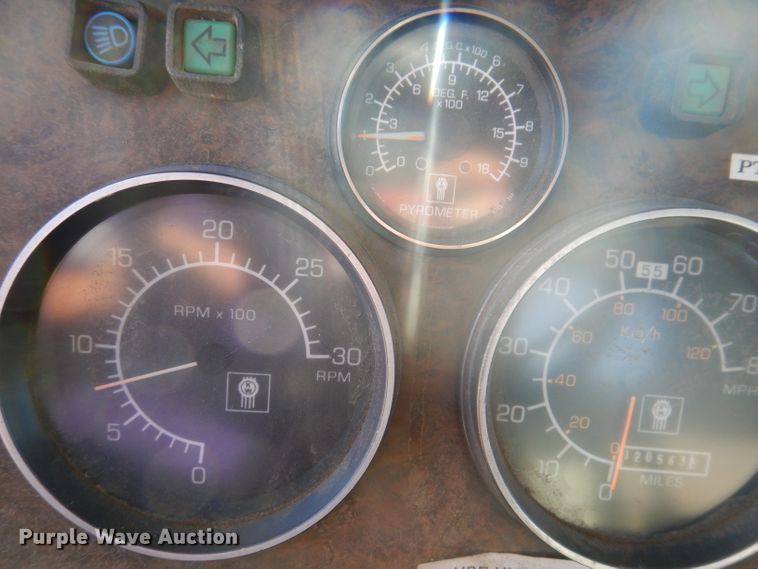 image for item IQ9674 1988 Kenworth W900B  semi truck