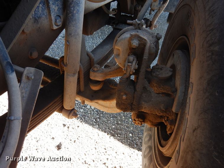 image for item IQ9674 1988 Kenworth W900B  semi truck