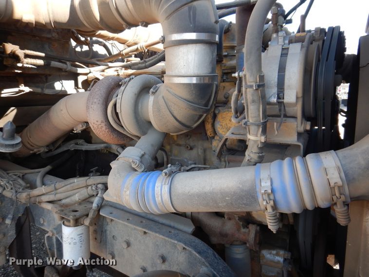 image for item IQ9674 1988 Kenworth W900B  semi truck