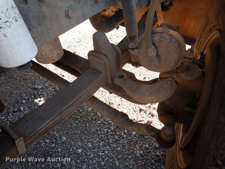 image for item IQ9674 1988 Kenworth W900B  semi truck