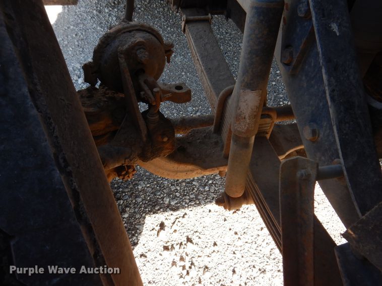 image for item IQ9674 1988 Kenworth W900B  semi truck