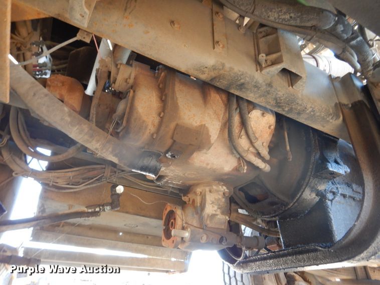 image for item IQ9674 1988 Kenworth W900B  semi truck