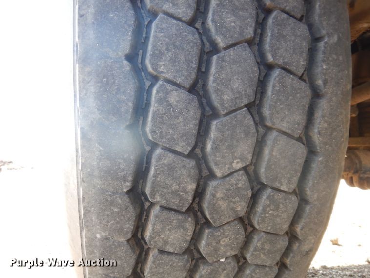 image for item IQ9674 1988 Kenworth W900B  semi truck