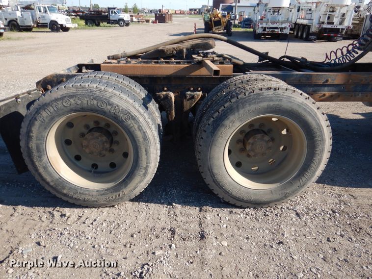 image for item IQ9674 1988 Kenworth W900B  semi truck