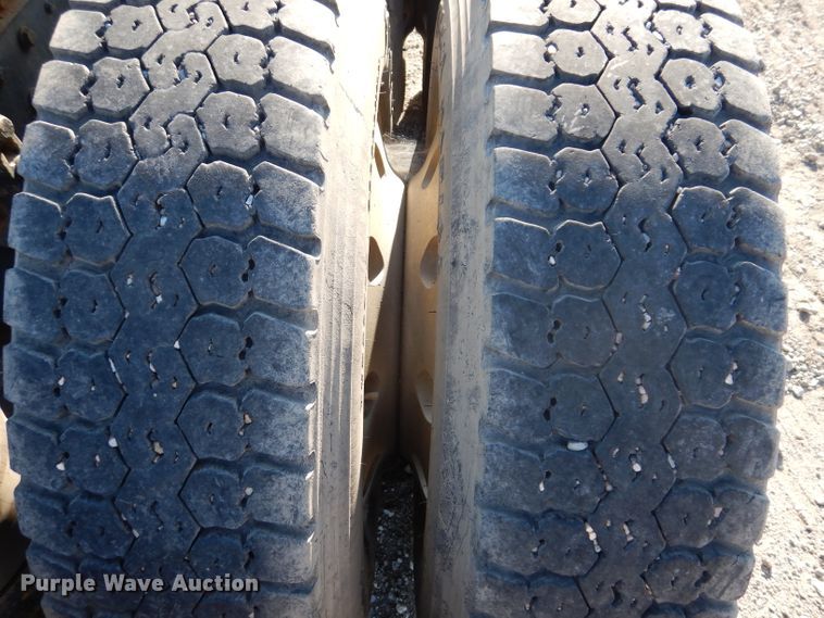 image for item IQ9674 1988 Kenworth W900B  semi truck