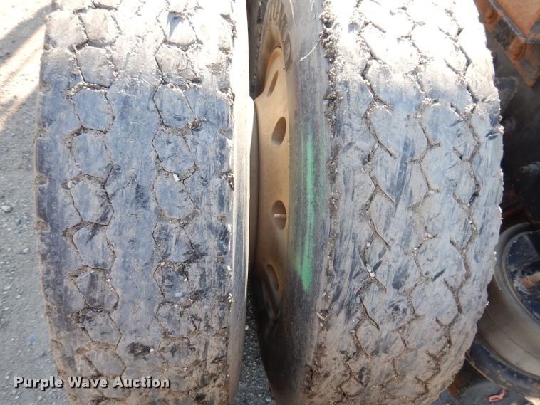 image for item IQ9674 1988 Kenworth W900B  semi truck