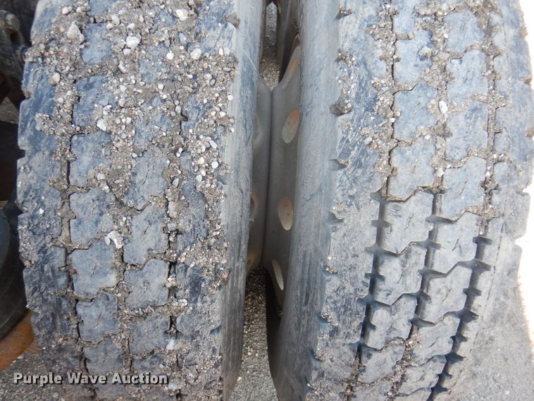 image for item IQ9674 1988 Kenworth W900B  semi truck