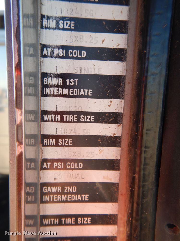 image for item IQ9674 1988 Kenworth W900B  semi truck