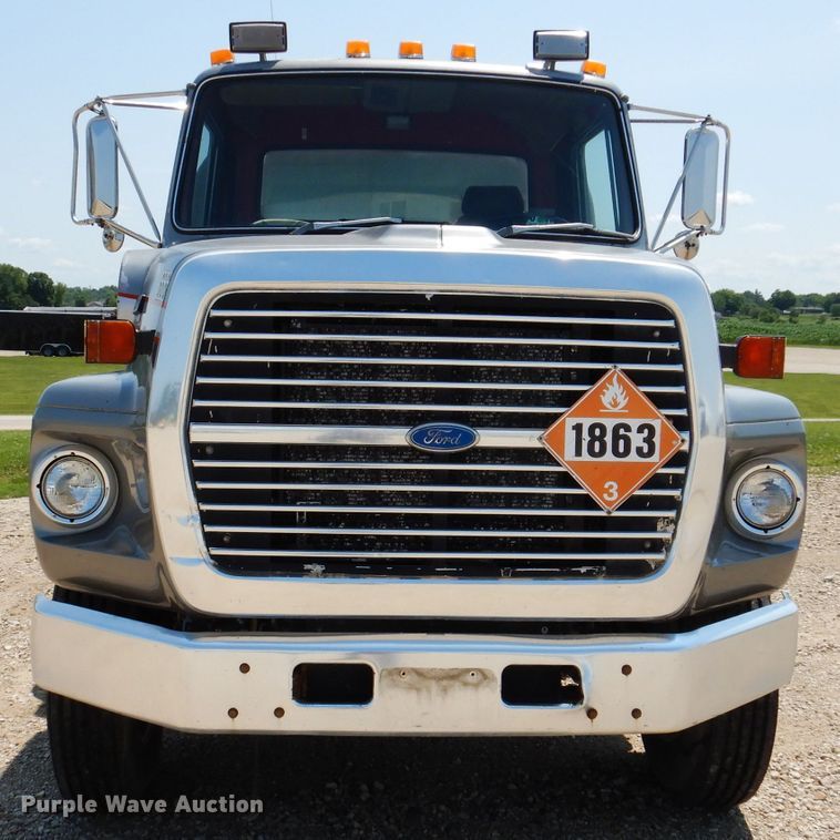 image for item IQ9702 1992 Ford LS8000  fuel truck