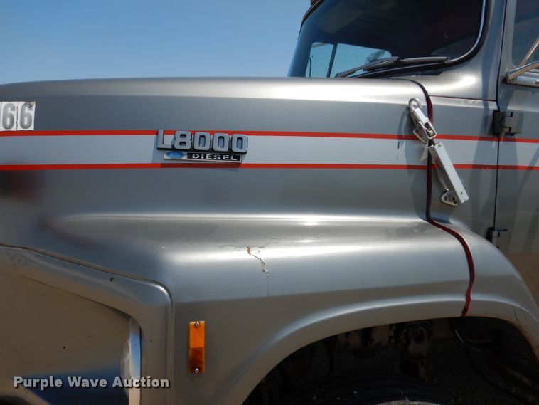 image for item IQ9702 1992 Ford LS8000  fuel truck