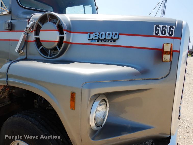 image for item IQ9702 1992 Ford LS8000  fuel truck