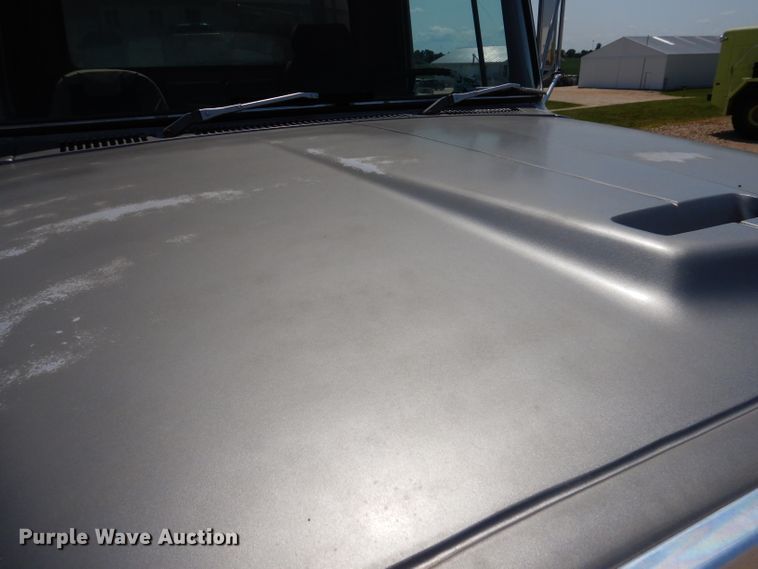 image for item IQ9702 1992 Ford LS8000  fuel truck