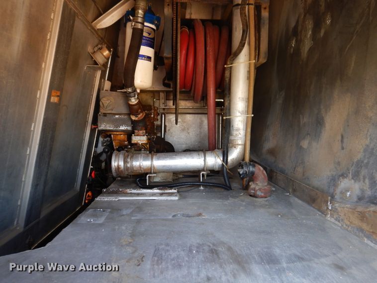 image for item IQ9702 1992 Ford LS8000  fuel truck