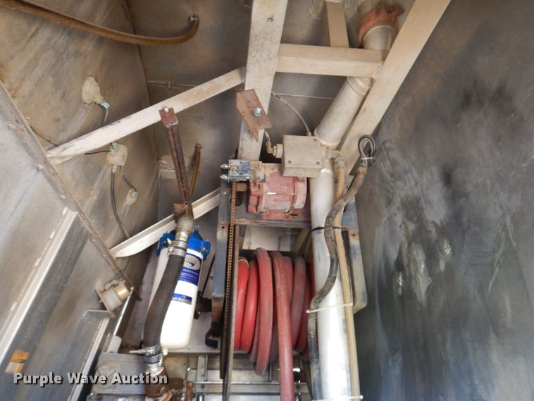 image for item IQ9702 1992 Ford LS8000  fuel truck