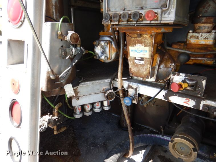 image for item IQ9702 1992 Ford LS8000  fuel truck