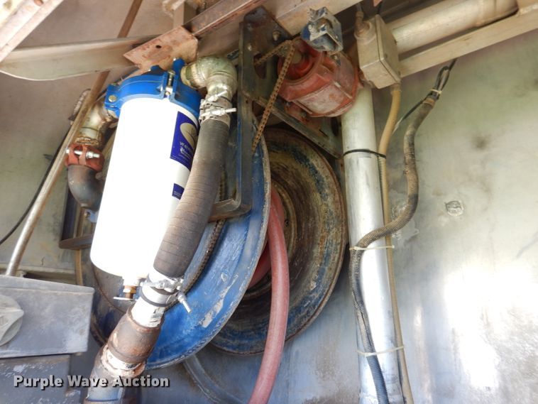 image for item IQ9702 1992 Ford LS8000  fuel truck