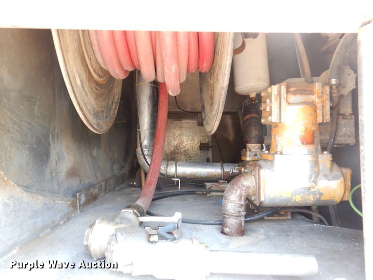 image for item IQ9702 1992 Ford LS8000  fuel truck