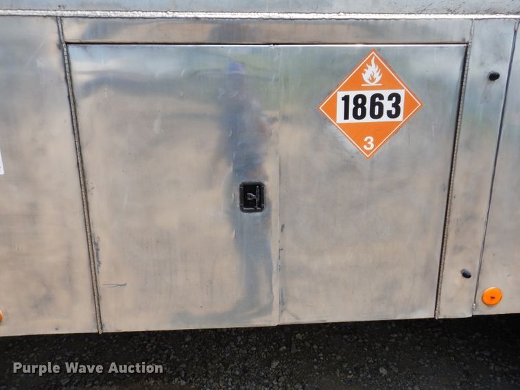 image for item IQ9702 1992 Ford LS8000  fuel truck