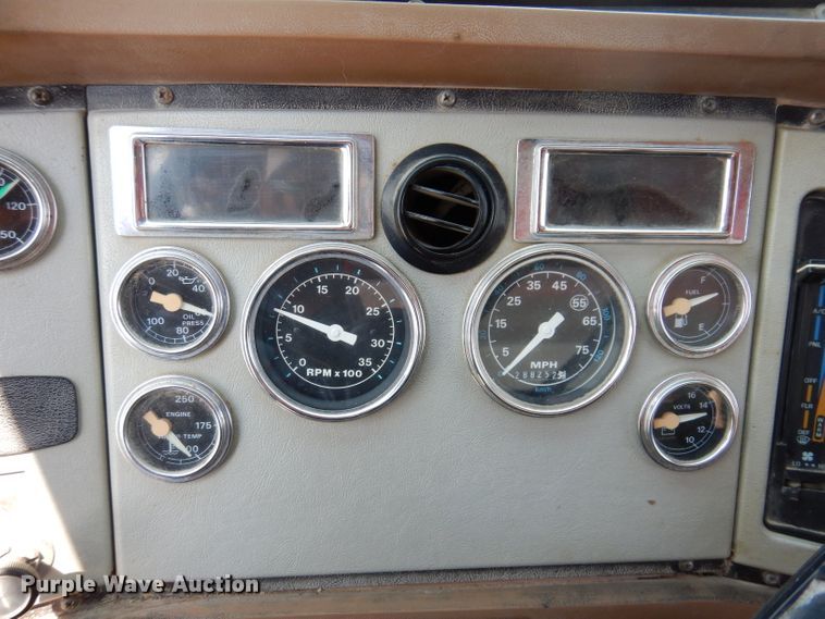 image for item IQ9702 1992 Ford LS8000  fuel truck