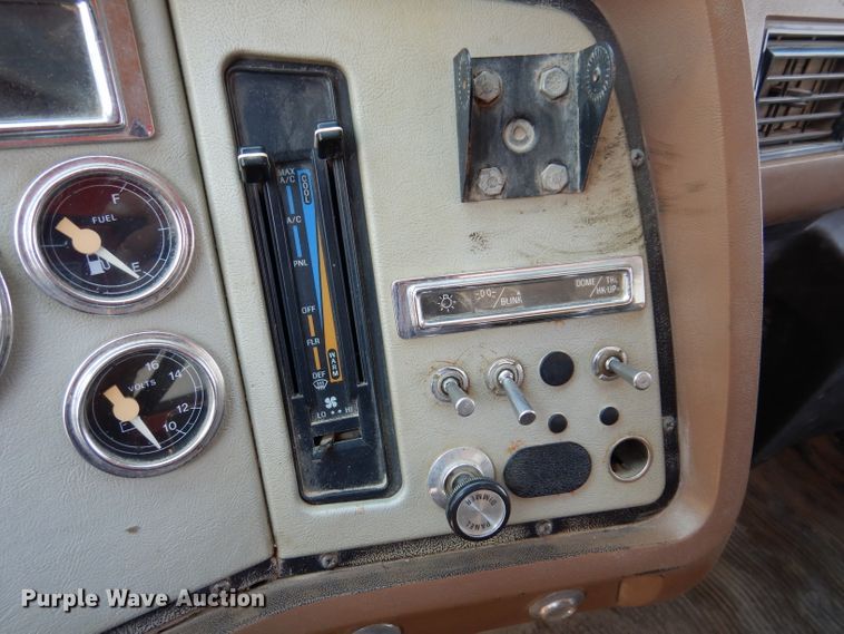 image for item IQ9702 1992 Ford LS8000  fuel truck