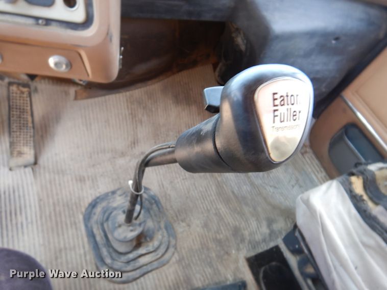 image for item IQ9702 1992 Ford LS8000  fuel truck