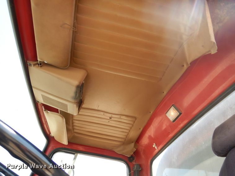 image for item IQ9702 1992 Ford LS8000  fuel truck