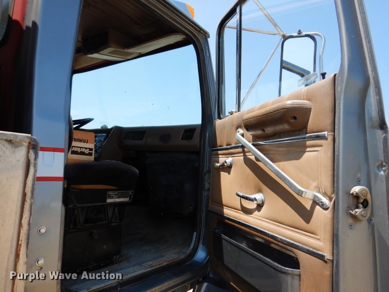 image for item IQ9702 1992 Ford LS8000  fuel truck