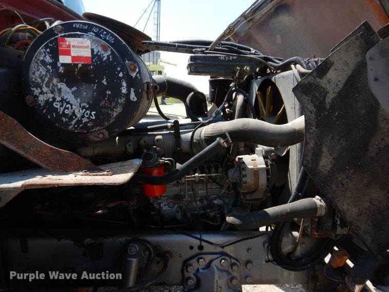 image for item IQ9702 1992 Ford LS8000  fuel truck