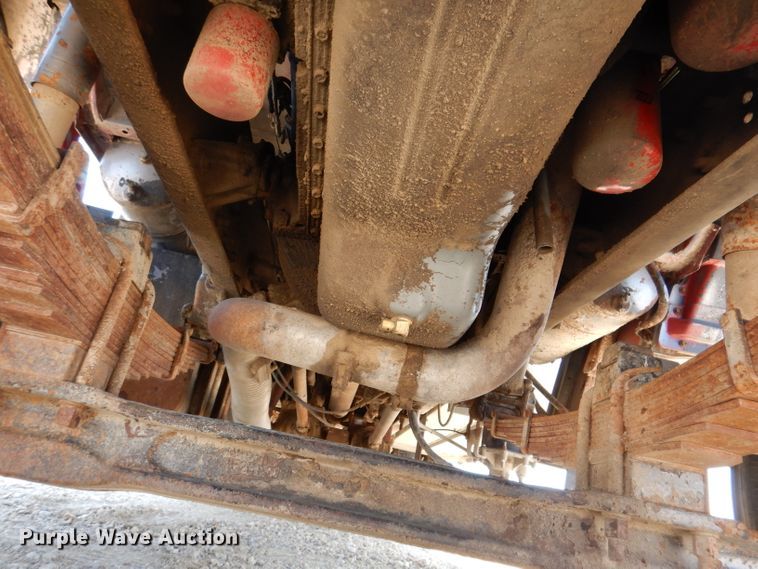 image for item IQ9702 1992 Ford LS8000  fuel truck