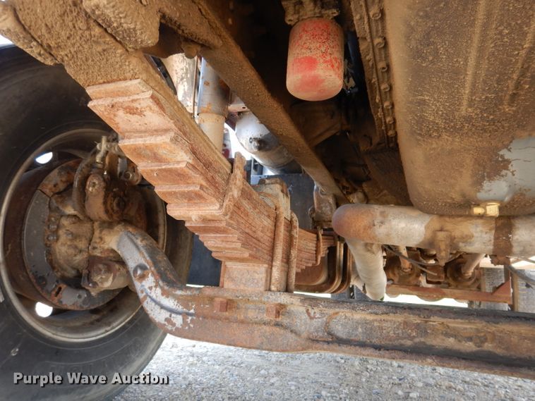 image for item IQ9702 1992 Ford LS8000  fuel truck