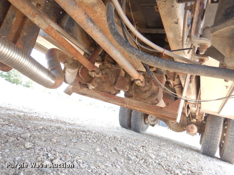 image for item IQ9702 1992 Ford LS8000  fuel truck