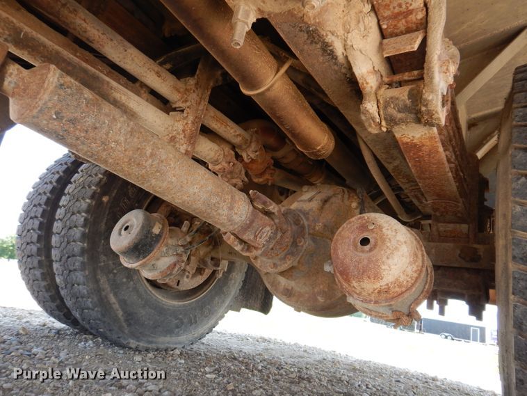 image for item IQ9702 1992 Ford LS8000  fuel truck