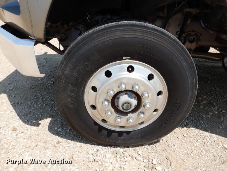 image for item IQ9702 1992 Ford LS8000  fuel truck