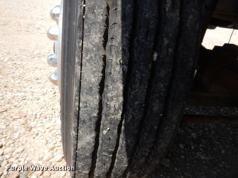 image for item IQ9702 1992 Ford LS8000  fuel truck