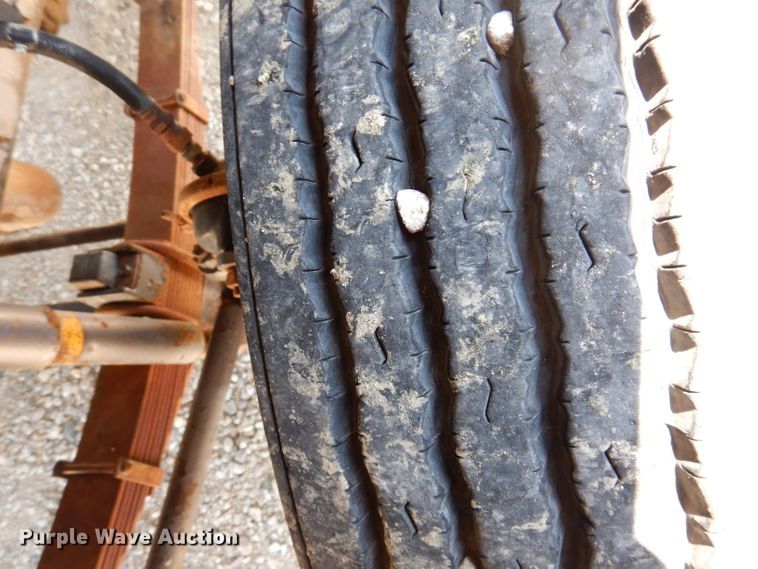 image for item IQ9702 1992 Ford LS8000  fuel truck