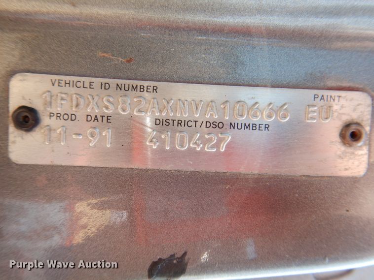 image for item IQ9702 1992 Ford LS8000  fuel truck