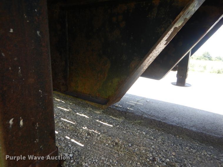 image for item IT9172 2008 Trail King TK110HT-443  drop deck equipment trailer