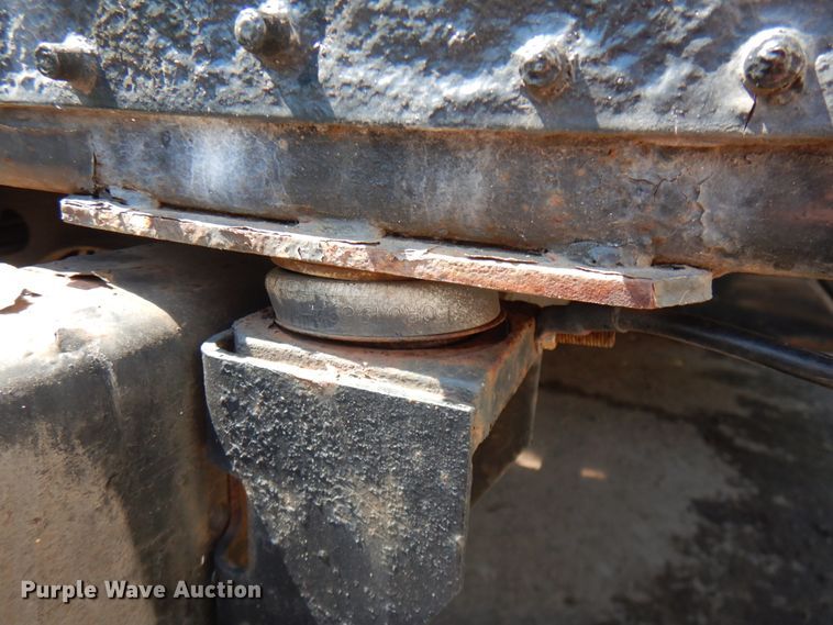 image for item IT9412 2002 International 4300  truck cab and chassis